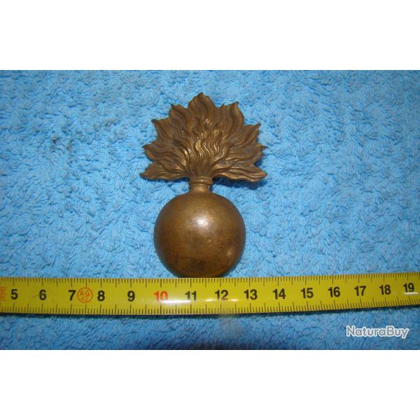 GRENADE ESTAMPEE EN LAITON