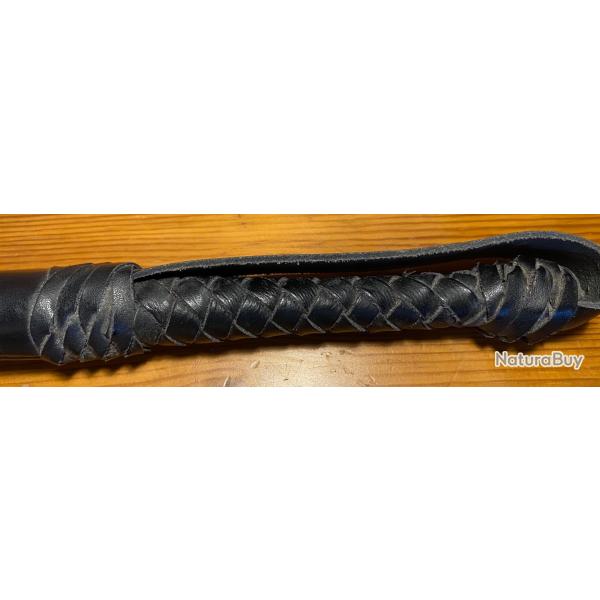 MATRAQUE CUIR ET ACIER 23 CM