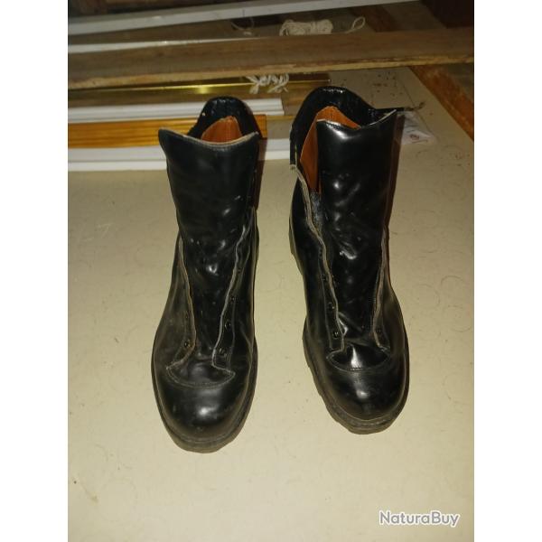 Chaussures militaires de largueur. Pointure 42.
