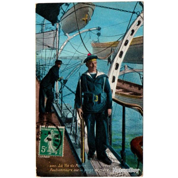 CPA - Marine Militaire -La Vie du Marin Factionnaire sure la plage arri�re N�1687
