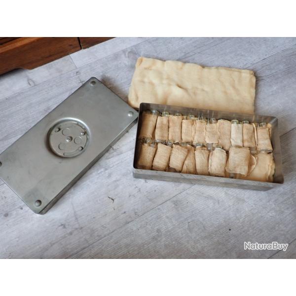 Boite de st�rilisation + 37 seringue en verre + emballage d'origine