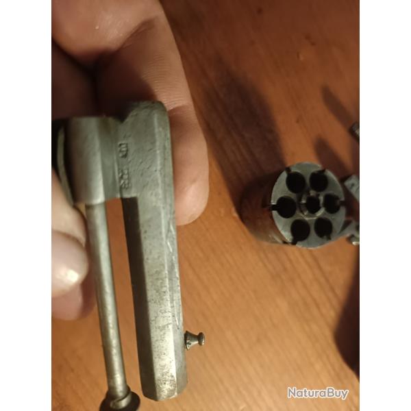 Superbe type  lefaucheux parfait etat de fonctionnement avec ses 12 munitions d'origine