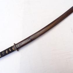 J268- lot ,beau wakizashi + tsuba ,+ saya  &eacute;poque = EDO