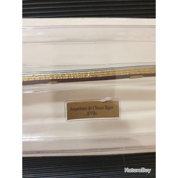 Lot collection hachette rplique bois et mtal