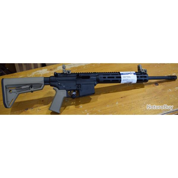 carabine Smith & Wesson MP15-22 cal 22lr chargeur 25 cartouches garde main M-LOK FDE 10210