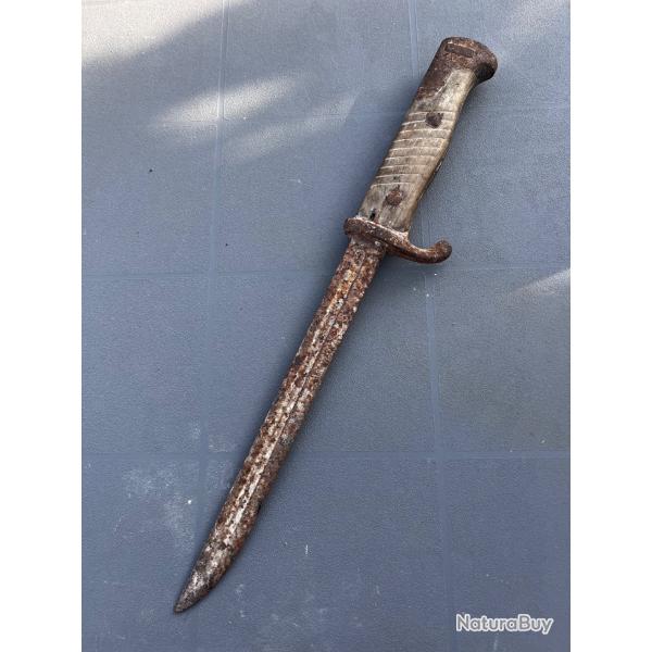 Poignard de tranches fabriqu  partir d'une baonnette allemande type langue de carpe, ww1, 14/18.