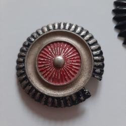 Deux cocardes de casque &agrave; pointe allemand de la 1&egrave;re Guerre Mondiale.  Une copie et une vraie..