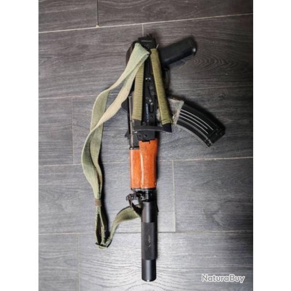 Ak74U utilis�, batterie et ressort chang�