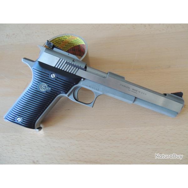 pistolet AMT calibre 22 Mag