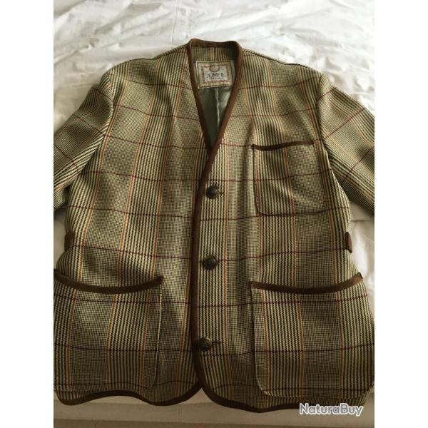 TRES BELLE VESTE HAUT DE GAMME JUMFIL D'APRES CHASSE ET SON GILET. PARFAIT ETAT TRES PEU SERVI ..