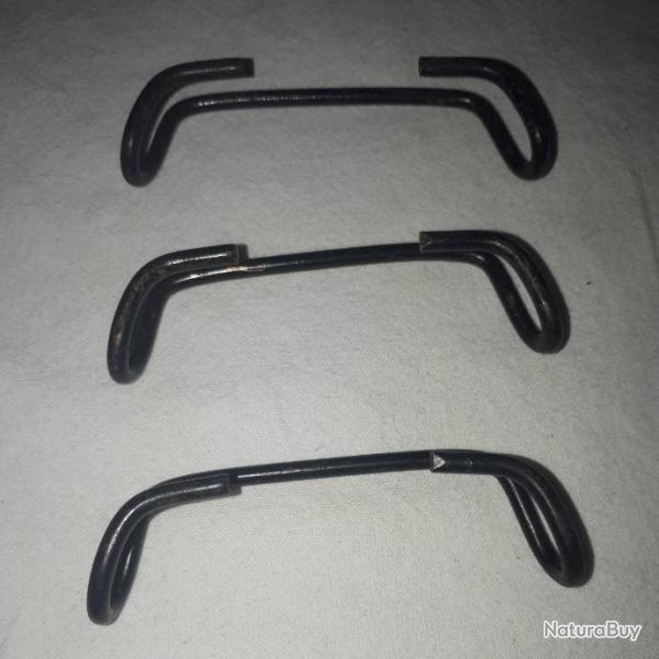 3 crochets US  pour �quipement   A25