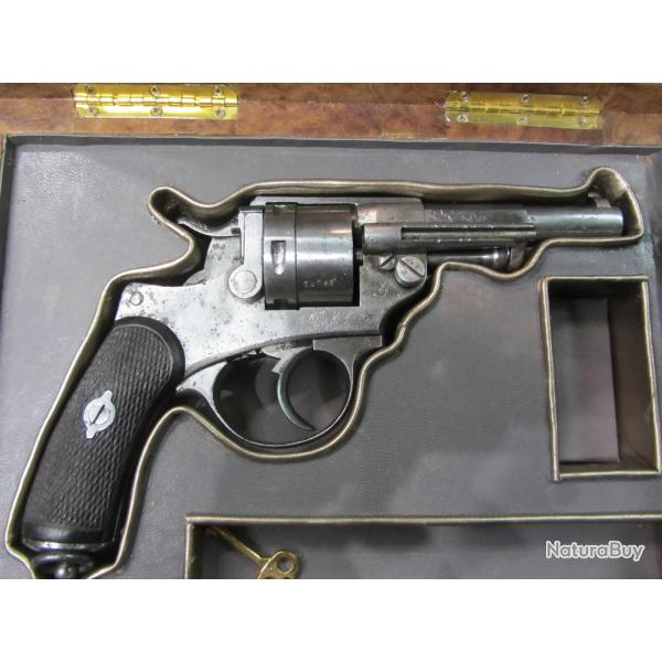 R�volver Chamelot- Delvigne 1873 dans son coffret