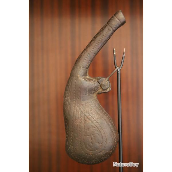 Poire � poudre orientale en scrotum de cam�lid� - Monde Musulman, 19�me si�cle