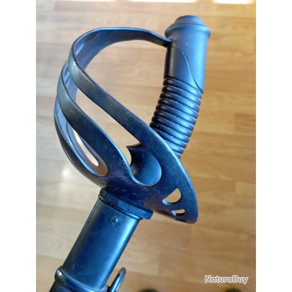 Bon sabre de cavalerie, fabrication Fran�aise pour le Chili