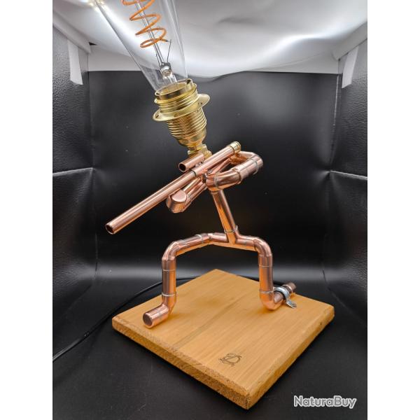 Lampe en cuivre faite main Tireur � genoux