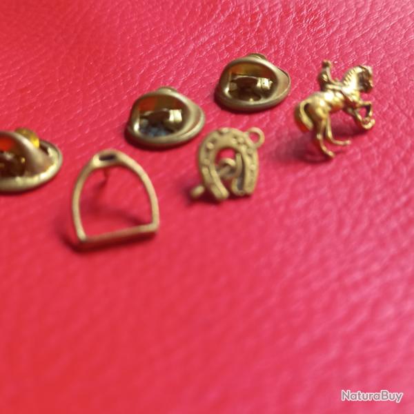 rare ancien  pin's �QUITATION / CAVALIER / CHEVAL   dor� � l'or fin