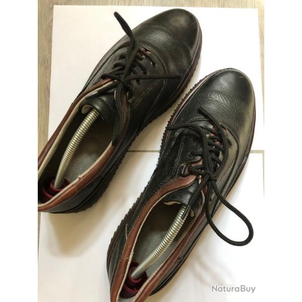 Chaussures Homme noire et marron T45