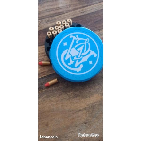 Bo�te � munitions 9mm et 9mm Parabellum logo Smith & Wesson, tr�s robuste, couvercle � vis.