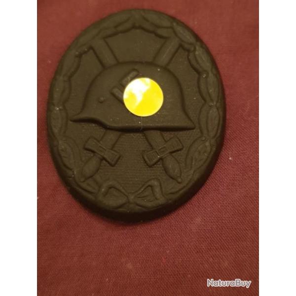 Badge bless� noir A25