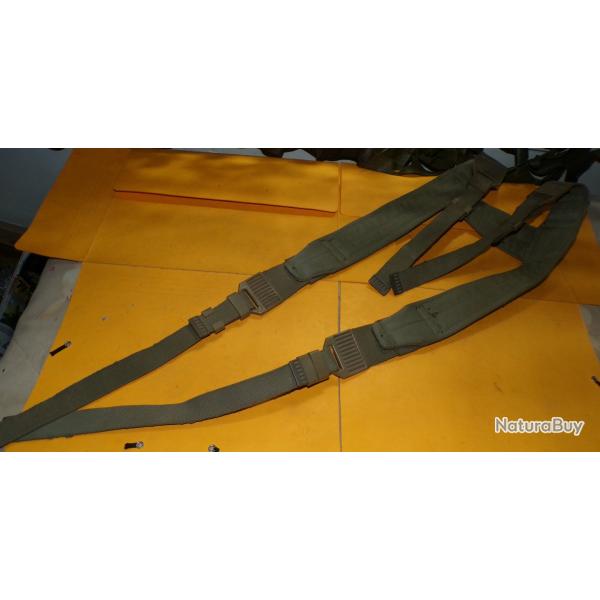 BRELAGE MILITAIRE EN TISSU  DE L'ARMEE A IDENTIFIER  , ETAT NEUF VOIR PHOTOS  . POUR TOUT RENSEIGNEM