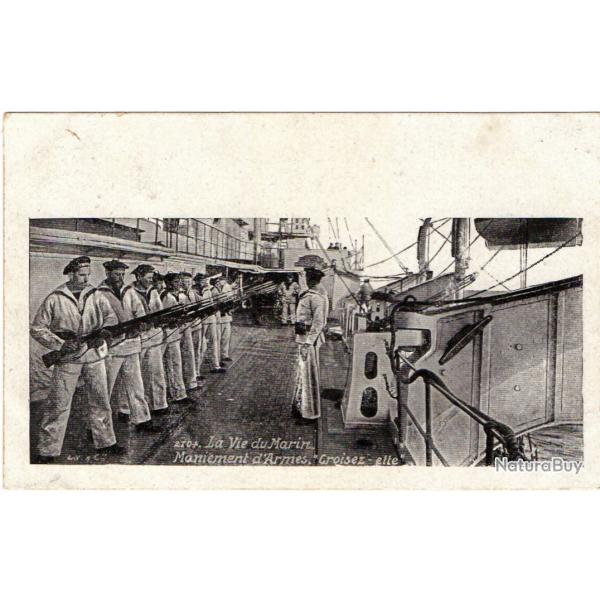 CPA - MARINE MILITAIRE - Sc�nes de la Vie de Bord - MANIEMENT D'ARMES CROISEZ  N�1733