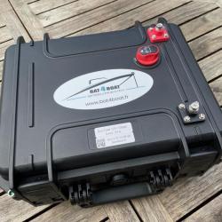 Batterie lithium Bat4boat Eco Case LiFePo4 12V 100Ah avec chargeur 8A