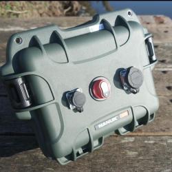 Batterie lithium Bat4boat Energy Case LiFePo4 12V 100Ah avec chargeur 10A graphite