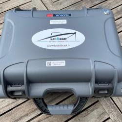 Batterie lithium Bat4boat Energy Case LiFePo4 24V 105Ah avec chargeur 10A et sorties 120Ah graphite