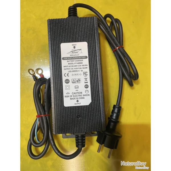 Bat4boat Chargeur 10A �tanche pour batterie 12V LiFePo4 cosses M8