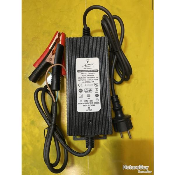 Bat4boat Chargeur 10A tanche pour batterie 12V LiFePo4 pinces