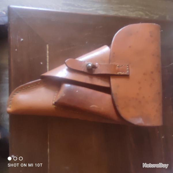 tui en cuir origine inconnu