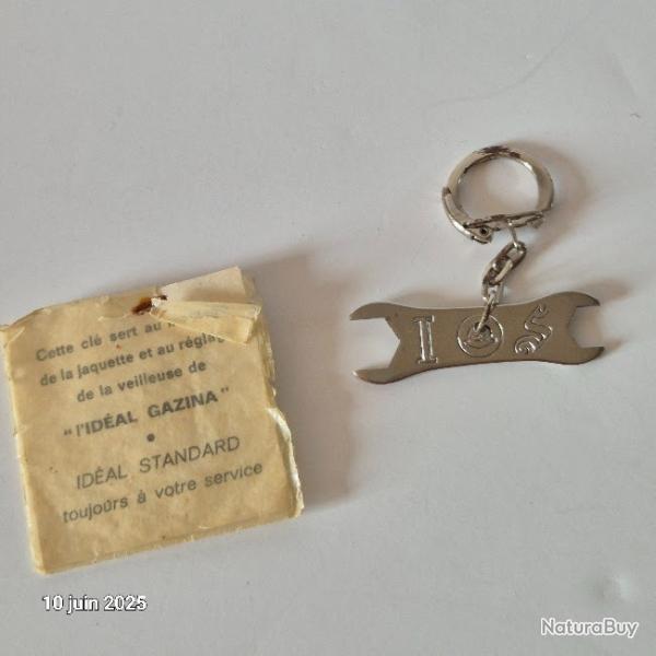 Cl� pour le montage de la jaquette et du r�glage de la veilleuse Id�al Gazina, sur porte clefs