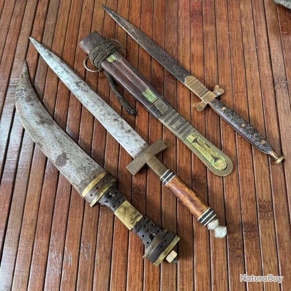 LOT DE COUTEAUX POIGNARD ETHNIQUE EN L'�TAT : TOUAREG - AFRIQUE - SYRIE