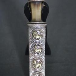 Petite dague du Tibet - Tibet ou Bhoutan, fin 19&egrave;me d&eacute;but 20&egrave;me