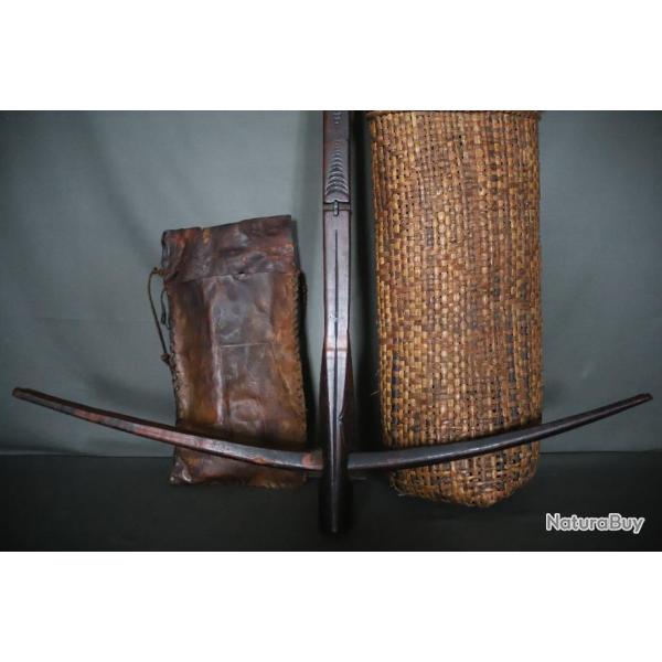 Un bel ensemble de chasseur Fang dont arbal�te- Afrique centrale, Gabon, D�but 20�me ou ant�rieur