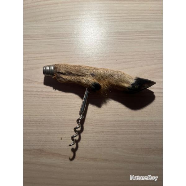 Tire-bouchon en pied de chevreuil