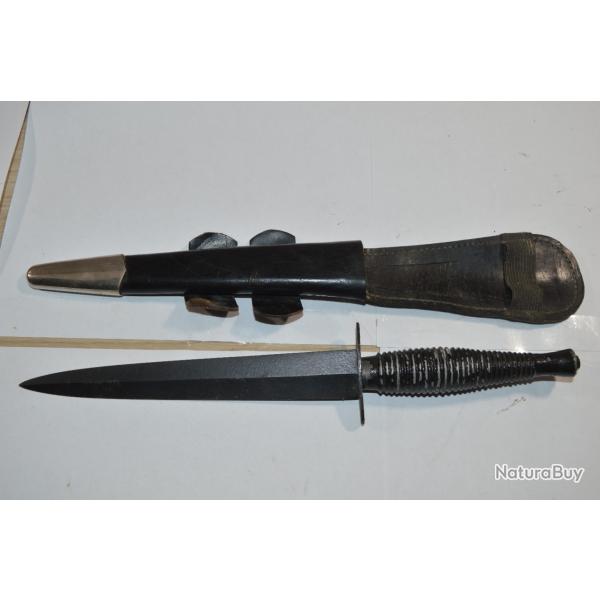 Ancienne reproduction Dague commando SAS Fran�ais  Anglais British/ GB WW2 � identifier