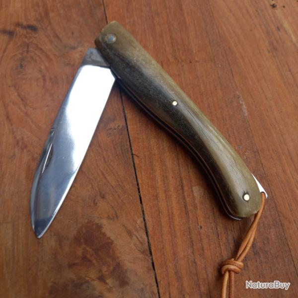 Joli Couteau R�gional AURILLAC pour GERAUD Manche en Corne