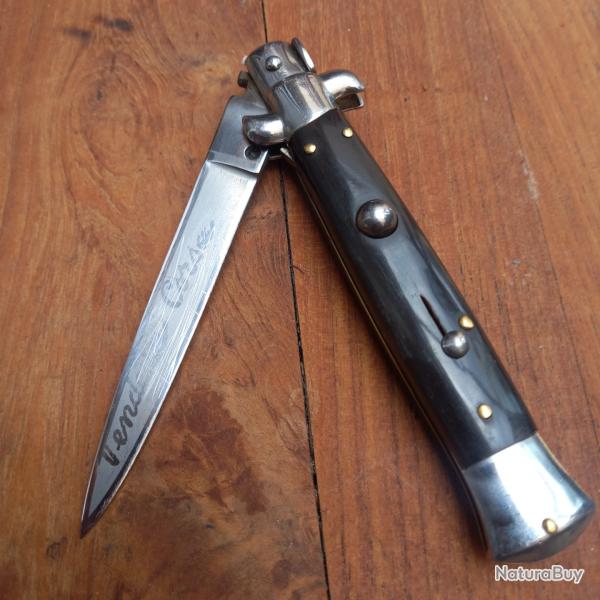 Couteau AUTOMATIQUE VENDETTA CORSE Manche en Corne