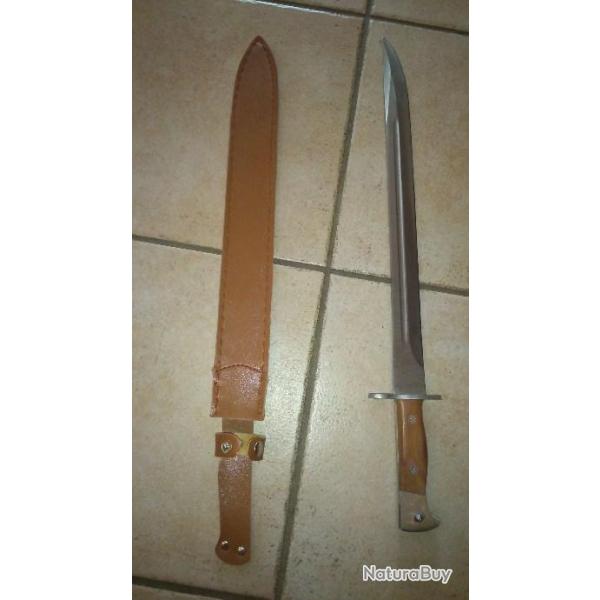TRES GRANDE BAIONNETTE NEUVE DE 51 CM POUR ARMES LONGUES AVEC SON ETUI