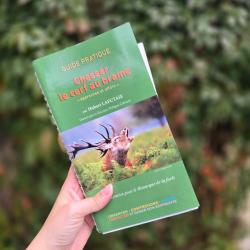 Un guide pratique pour chasser le cerf au brame. 208 pages. Plus de 200 photos de qualit&eacute;.