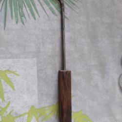 Outil courb&eacute; de collection