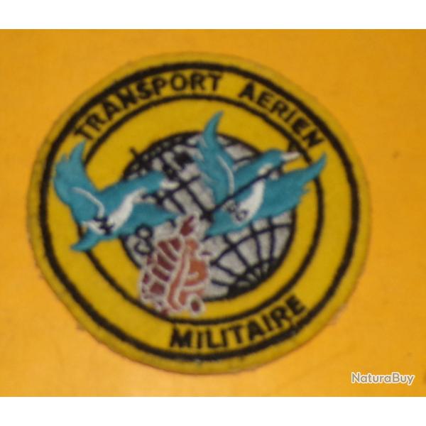 TISSU   TRANSPORT AERIEN MILITAIRE ,  BON  ETAT VOIR PHOTOS  . POUR TOUT RENSEIGNEMENT ME CONTACT