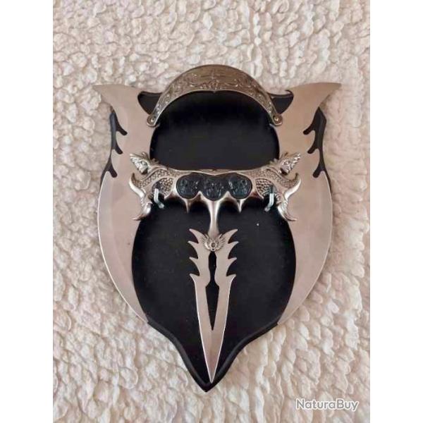 Couteau de collection avec support mural