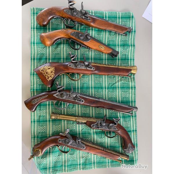 Collection de r�pliques de pistolets � silex - 17/18�me si�cle