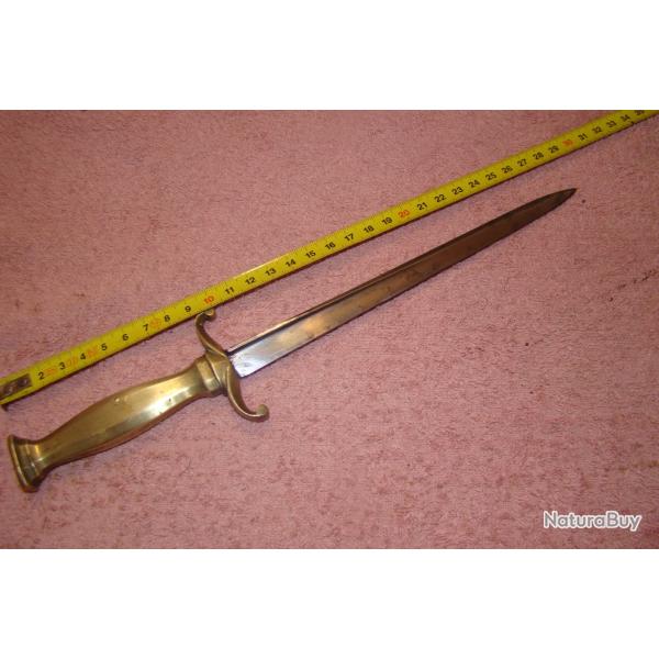 DAGUE A IDENTIFIER (vertu?)