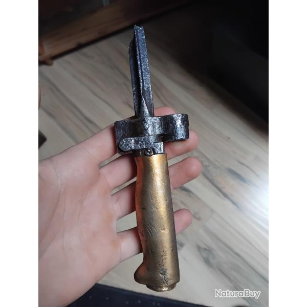 Poign�e ba�onnette lebel