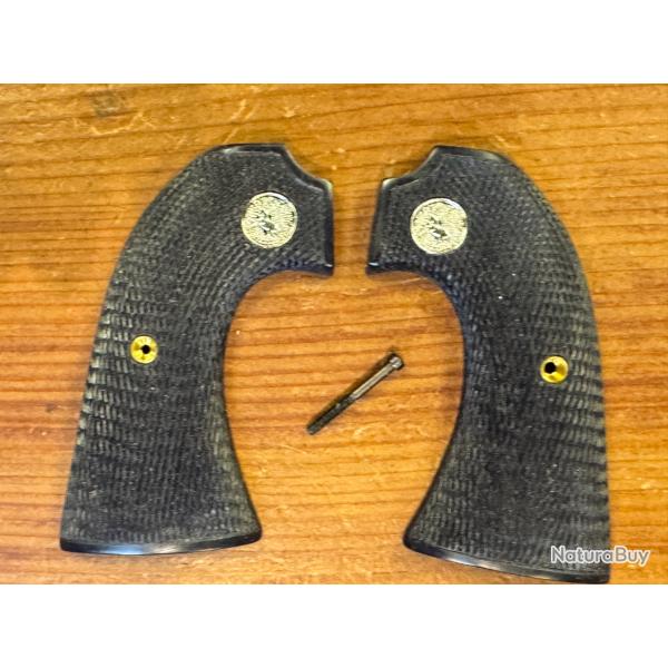 Plaquettes pour colt bisley tout calibre. avec mdaillon colt.