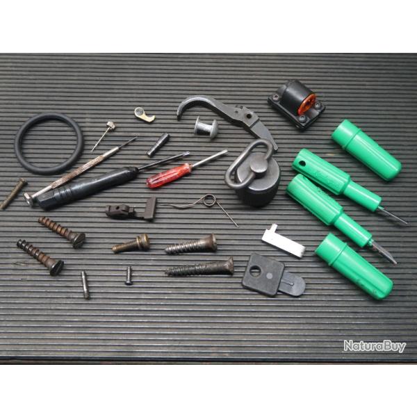 Lot pices et accessoires divers  Ref 72/2025