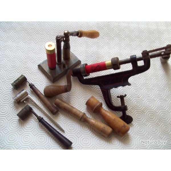 lot dsamorceur / sertisseur / 3 dosettes / 1 bourroir buis / 1sertiseur a main buis  cal.16